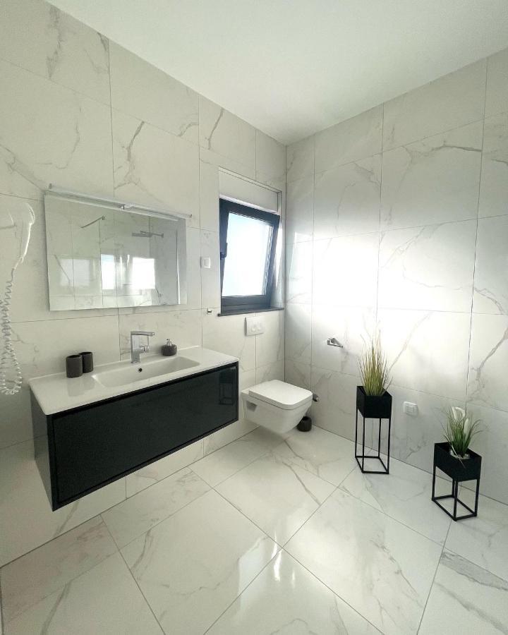 Villa Mila Vrsi Ngoại thất bức ảnh